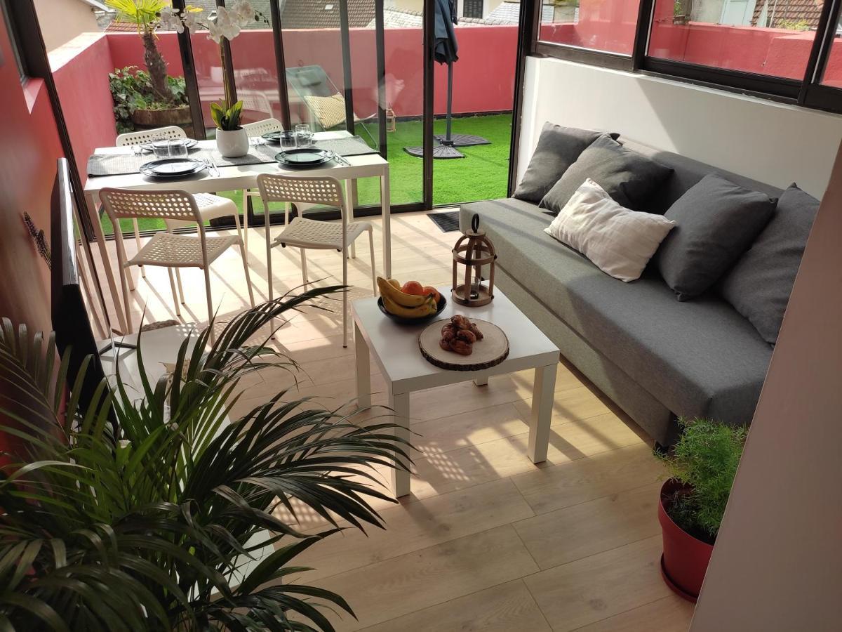 Air-Conditioned Flat With Terrace - Private & Independent - Lourdes Exterior foto